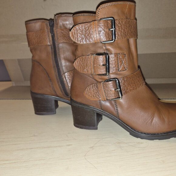 Clarks Shoes - Clarks Fernwood Lake moto-Style boots 7M